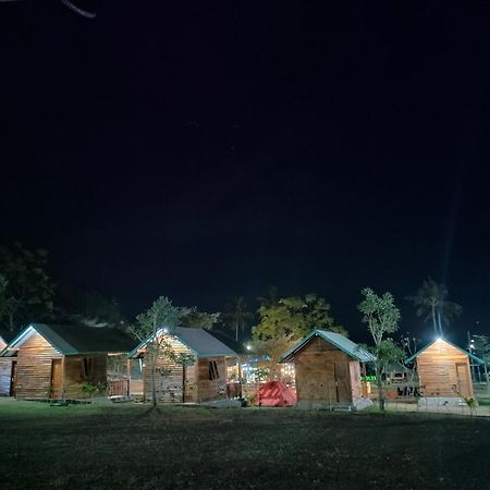 Beach Camp Lombok Sekotong Exterior photo