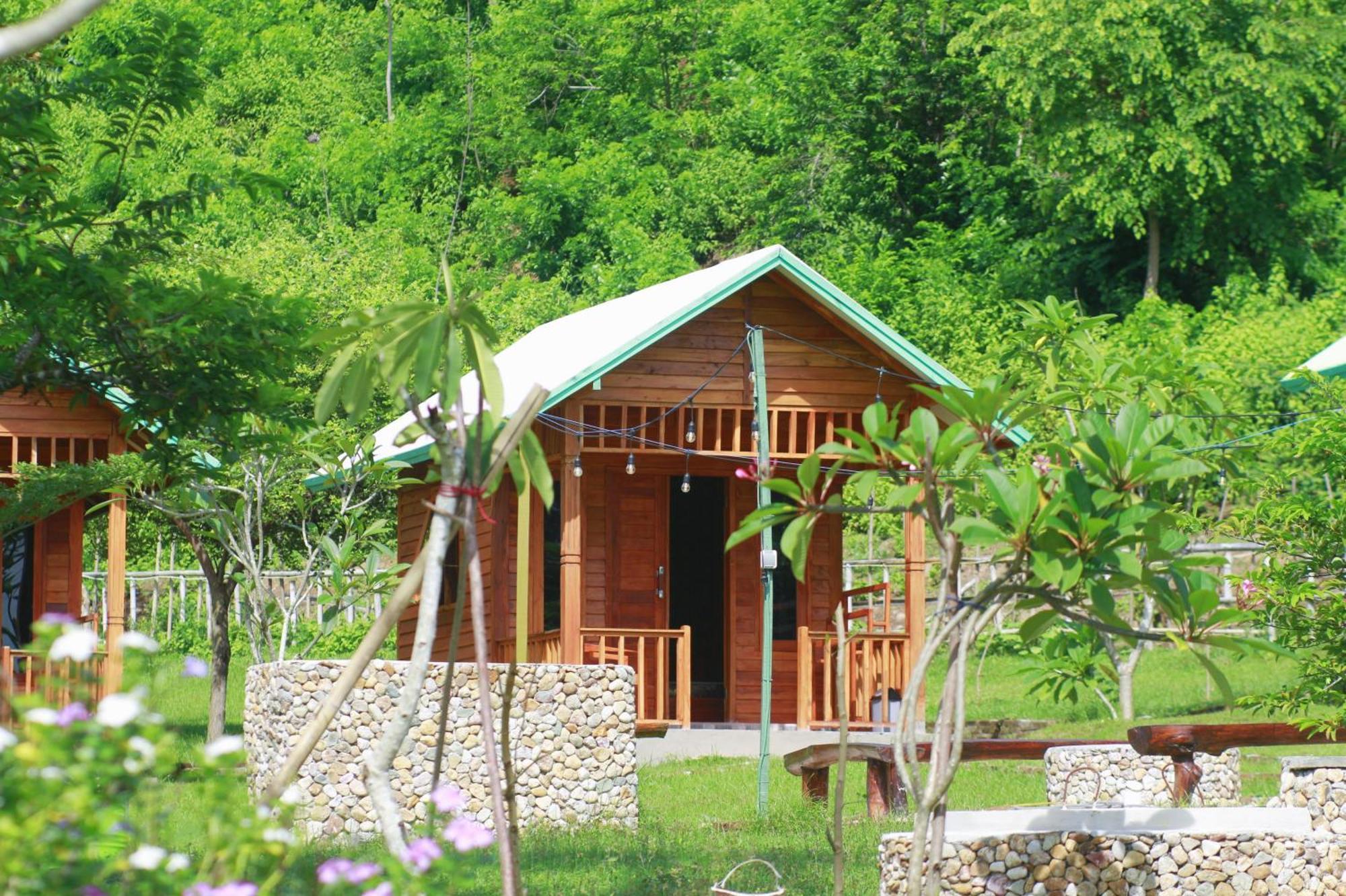 Beach Camp Lombok Sekotong Exterior photo